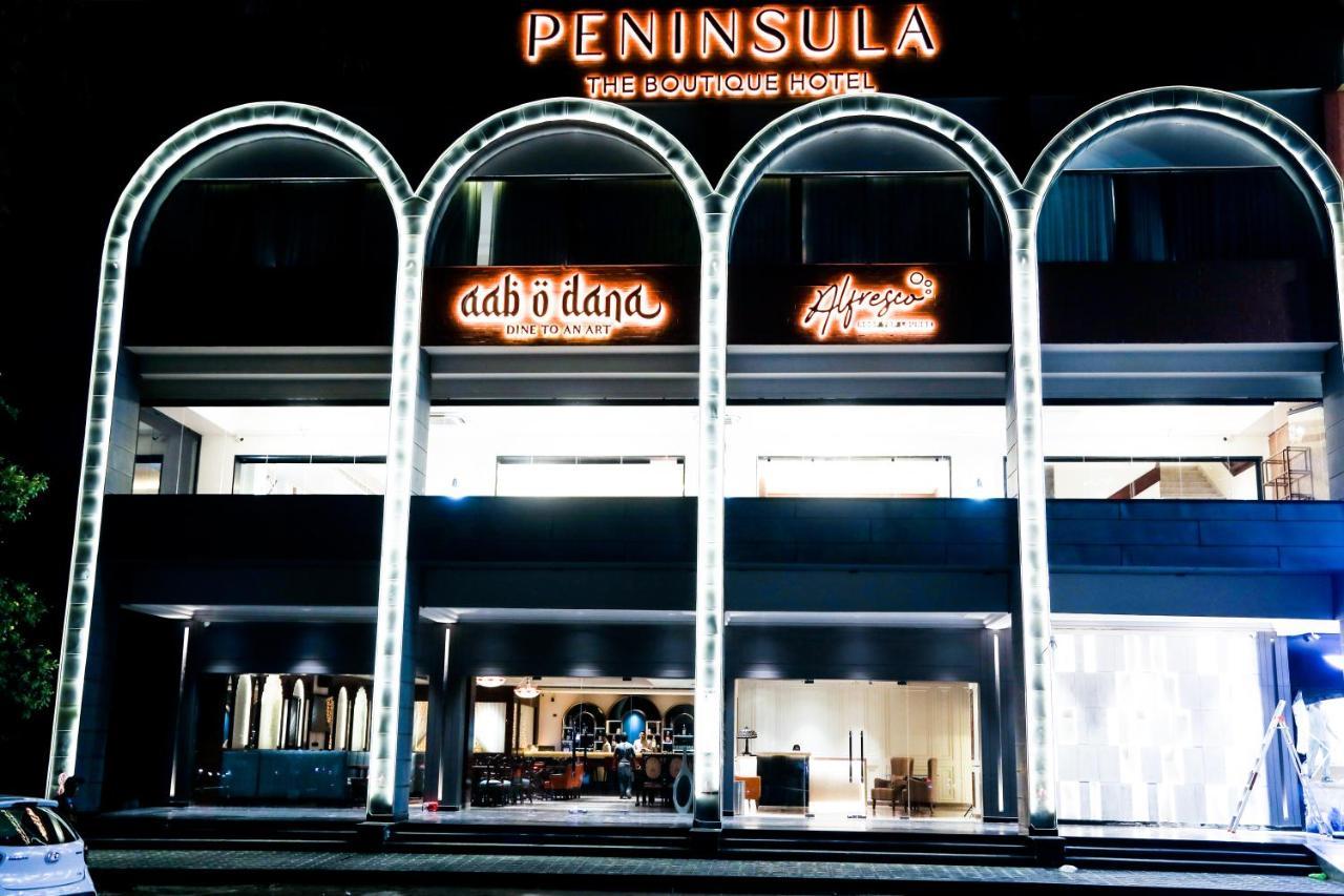 Hotel Peninsula Panchkula Exterior foto